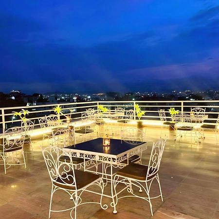 Hotel The Celebration By Amod Best Hotel & Rooftop Udaipur Kültér fotó