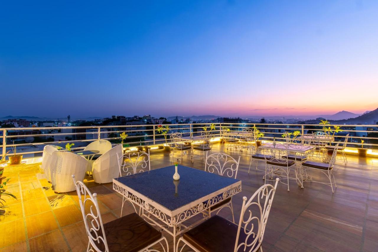 Hotel The Celebration By Amod Best Hotel & Rooftop Udaipur Kültér fotó