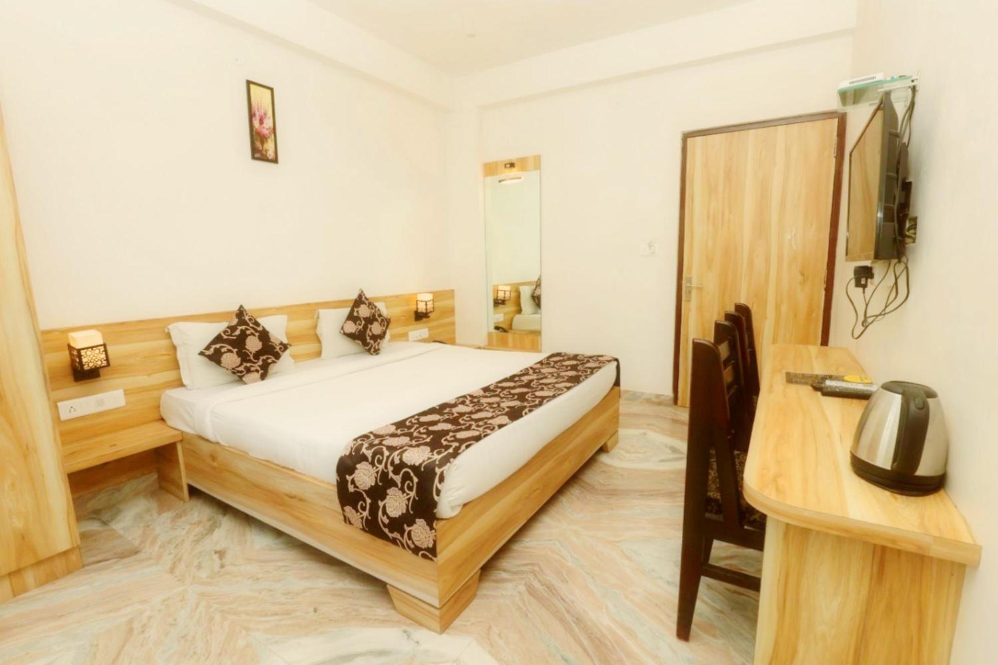 Hotel The Celebration By Amod Best Hotel & Rooftop Udaipur Kültér fotó